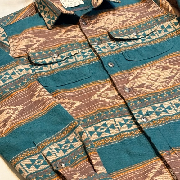 Iron & Resin - Freedom Riders Aztec Pattern- size Medium - Picture 4 of 6